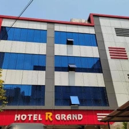 Oyo Flagship 80855 Hotel R Grand Vijayawāda 外观 照片