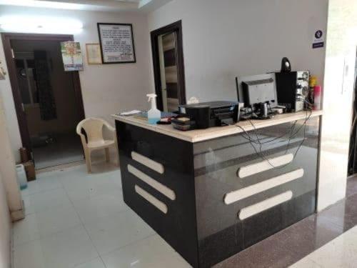 Oyo Flagship 80855 Hotel R Grand Vijayawāda 外观 照片