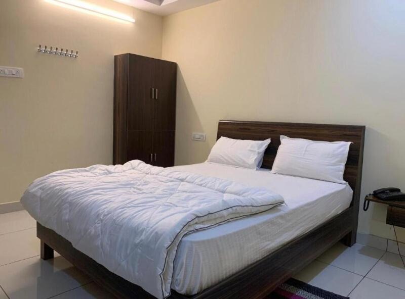 Oyo Flagship 80855 Hotel R Grand Vijayawāda 外观 照片