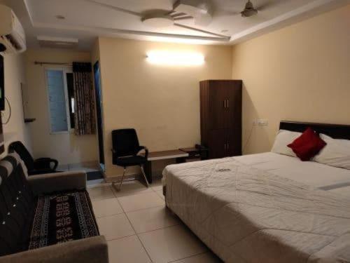 Oyo Flagship 80855 Hotel R Grand Vijayawāda 外观 照片