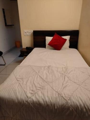 Oyo Flagship 80855 Hotel R Grand Vijayawāda 外观 照片