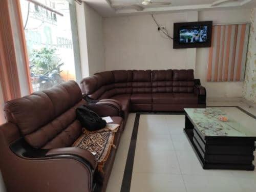Oyo Flagship 80855 Hotel R Grand Vijayawāda 外观 照片